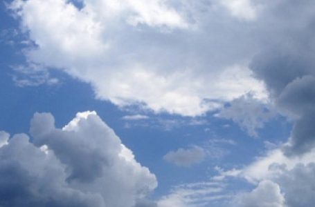 Днес облачността ще бъде значителна и на отделни места все още ще превалява слаб дъжд