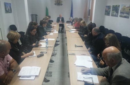 Комисията по заетост обсъди потребностите на работодателите в област Пазарджик от работна сила