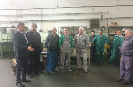 Кандидатът за кмет на община Велинград от ПП ГЕРБ д-р Костадин Коев се срещна с работници