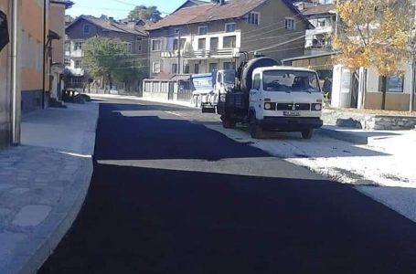 Асфалтират улица “Осми март” във Велинград