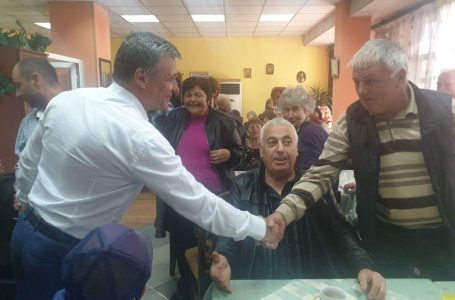 Кандидатът за кмет на община Велинград д-р Костадин Коев и част от кандидатите за общински съветници посетиха Дневния център за възрастни хора с увреждания и Клуб на инвалида „Зорница“