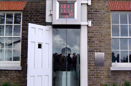 На 13 октомври е признато, че нулевият меридиан минава над Гринуич