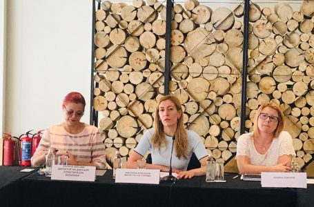Министър Ангелкова в Боровец: Мобилизирани сме зимният сезон да затвърди добрите резултати през трудната 2019 г.