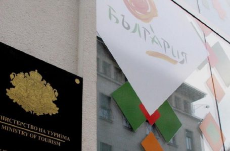 За периода януари-август: 4,6% ръст на приходите от нощувки, с 5,4% повече са пренощувалите, постъпленията от българи нарастват с 15,4 на сто
