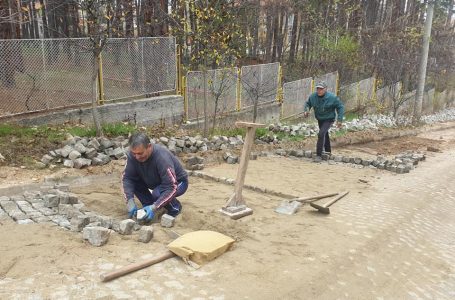 Възстановяват паважната настилка по улица „Иля Еренбург” във Велинград
