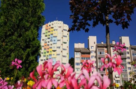 През третото тримесечие на 2019 г. в област Пазарджик е започнал строежът на 48 жилищни сгради със 163 жилища в тях