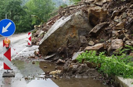 В Родопската част на областта има опасност от падащи камъни