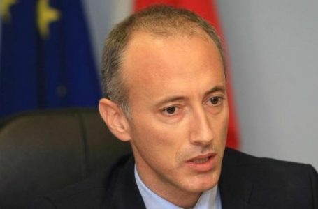 С бюджет 2020 най-малката заплата в образованието надминава 1 000 лева, а средната – 1 500