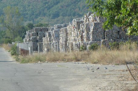 Площадката за съхраняване на отпадъци от хартия и картон в село Варвара отговаря на нормативните изисквания