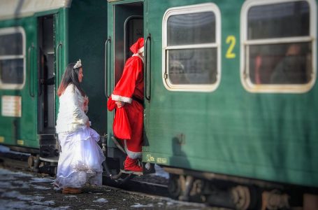 От гара Септември започна празничното пътуване “Коледно вълшебство по теснолинейката”