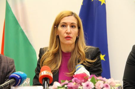 Министър Ангелкова: Механизмът за насърчаване на организирания туризъм ще направи България по-конкурентна дестинация