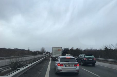 Шофьорите да карат с повишено внимание между 284 и 286 км на АМ „Тракия“ в посока Бургас