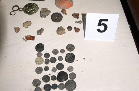 24-годишен жител на Радилово е задържан за притежание на наркотици и старинни монети