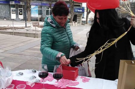 По инициатива на община Велинград бе организиран празника “Любов и вино”
