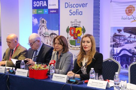 Министър Ангелкова на 7-та годишна среща на Националния борд по туризъм: Важен акцент е дигитализацията в туризма