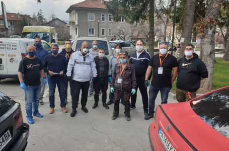 Община Велинград започна раздаването на пакети с продукти от първа необходимост на крайно нуждаещи се