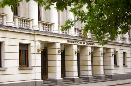 Четири спешни мерки за подпомагане на част от българския земеделски сектор внесе в Министерски съвет вицепремиерът по обществения ред и сигурност и министър на отбраната Красимир Каракачанов