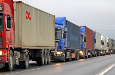 TrafficNews: Зверска катастрофа край Харманли! 70 тира се нанизаха един в друг