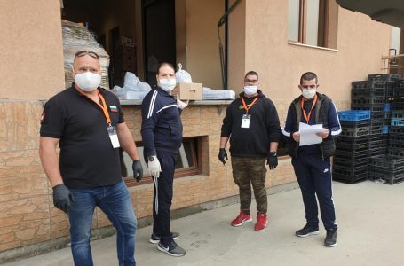 Във Велинград раздадоха 50 пакета с хранителни продукти на деца с увреждания