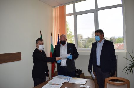 ГЕРБ-Белово дари 2 000 лева на Областната болница в Пазарджик