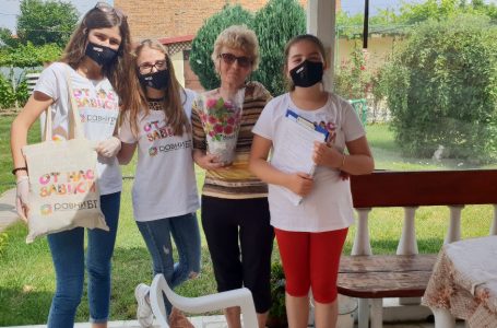 Доброволци към Младежкия център в Карлово проведоха срещи-разговори с 20 самотноживеещи жени