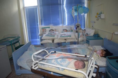 Две бебета се родиха в Деня на детето в болницата в Пазарджик