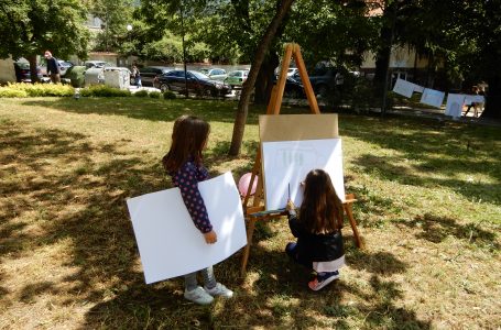 Децата на Карлово рисуваха на открито по повод 1 юни