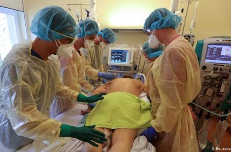 Удължават извънредната епидемична обстановка най-малко още месец