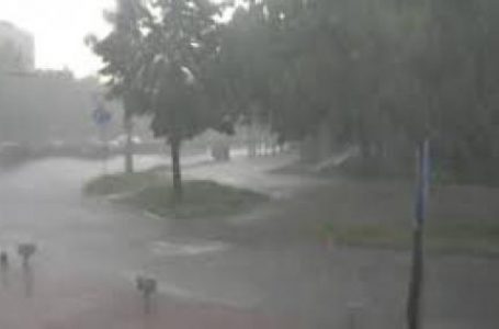 Порой наводни Добрич, евакуираха мъж и жена