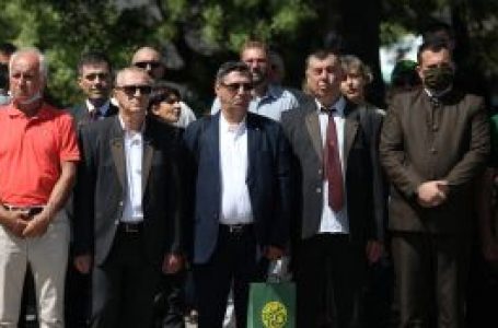 Ловци и риболовци отбелязаха официалния си празник, поднесоха цветя на паметника на Стамболов