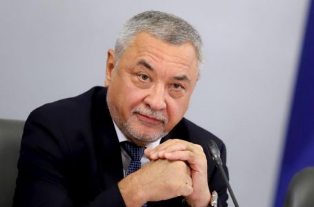 Валери Симеонов: Правителството остава, няма да подава оставка