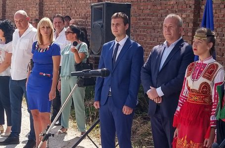 Първа копка на етап от проект за подобряване на транспортната и ВиК инфраструктура за 1 215 907 лв. в Пещера