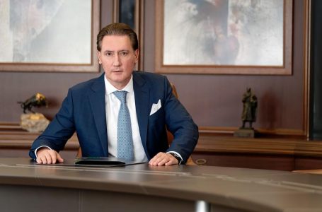 Кирил Домусчиев завежда дело за клевета срещу Васил Божков