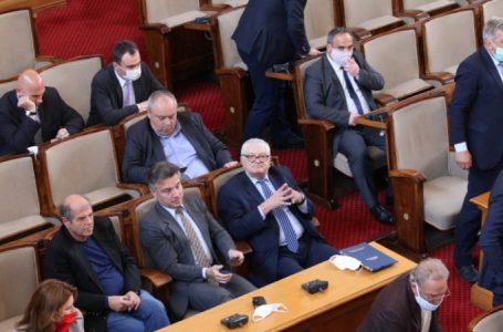 Пропадна извънредното заседание на Народното събрание
