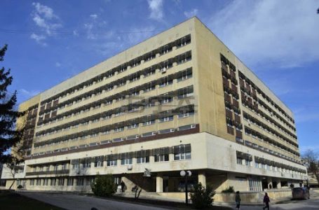От днес забраняват влизането на външни лица в болницата в Добрич
