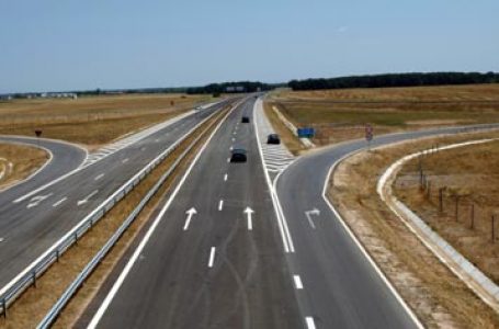 До 17 ч. днес движението при км 163 на АМ „Тракия“ в посока Бургас се осъществява в една лента