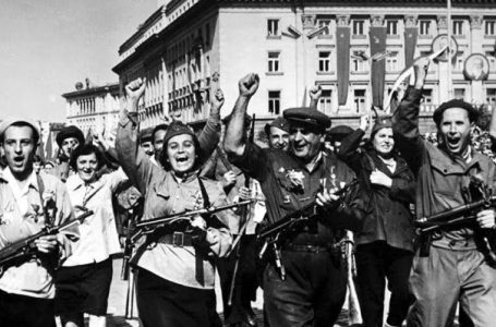 9 септември: Най-противоречивата дата в новата българска история