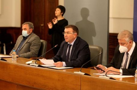 Министерски съвет прие част от мерките на здравния министър, ето какво остава затворено до Коледа