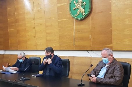 Временната комисия за Ковид обстановката към Общински съвет Карлово проведе редовно заседание