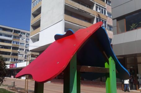 Община Добрич започна ремонта на детските площадки