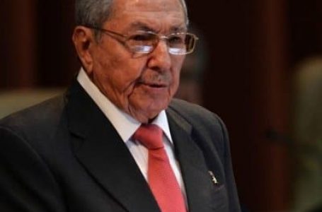 Раул Кастро се оттегля, една епоха в Куба приключва