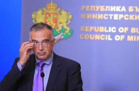 Сменят всички областни управители