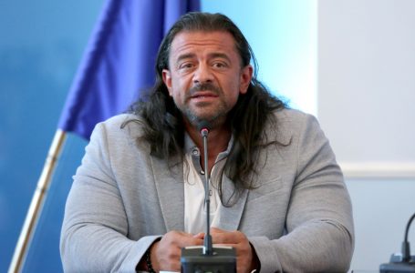 Алибегов: Ваксинираните да работят без маска, да няма глоби и дебнене