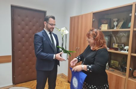 Държавната агенция за закрила на детето отличи СУ „П. Рачев Славейков“ и институции