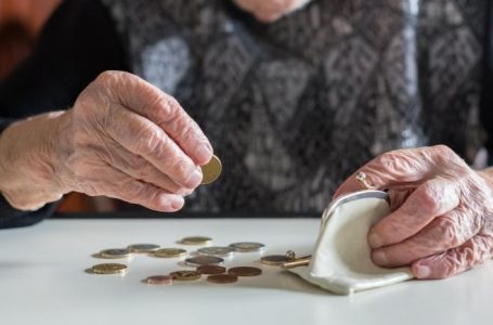 20-годишен откраднал от възрастен мъж 30 лева