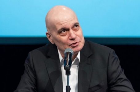 Слави Трифонов оттегля кандидатурата на Николай Василев за премиер