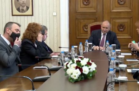 Представителите на ИТН са на среща с президента за консултации