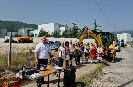 Започна ремонт на ул. Петър Раков в Пещера