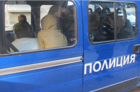 Задържан е мъж превозвал 17 нелегални мигранти