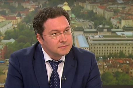 Митов обясни защо Кирил Петков все още е канадски гражданин и не може да бъде министър